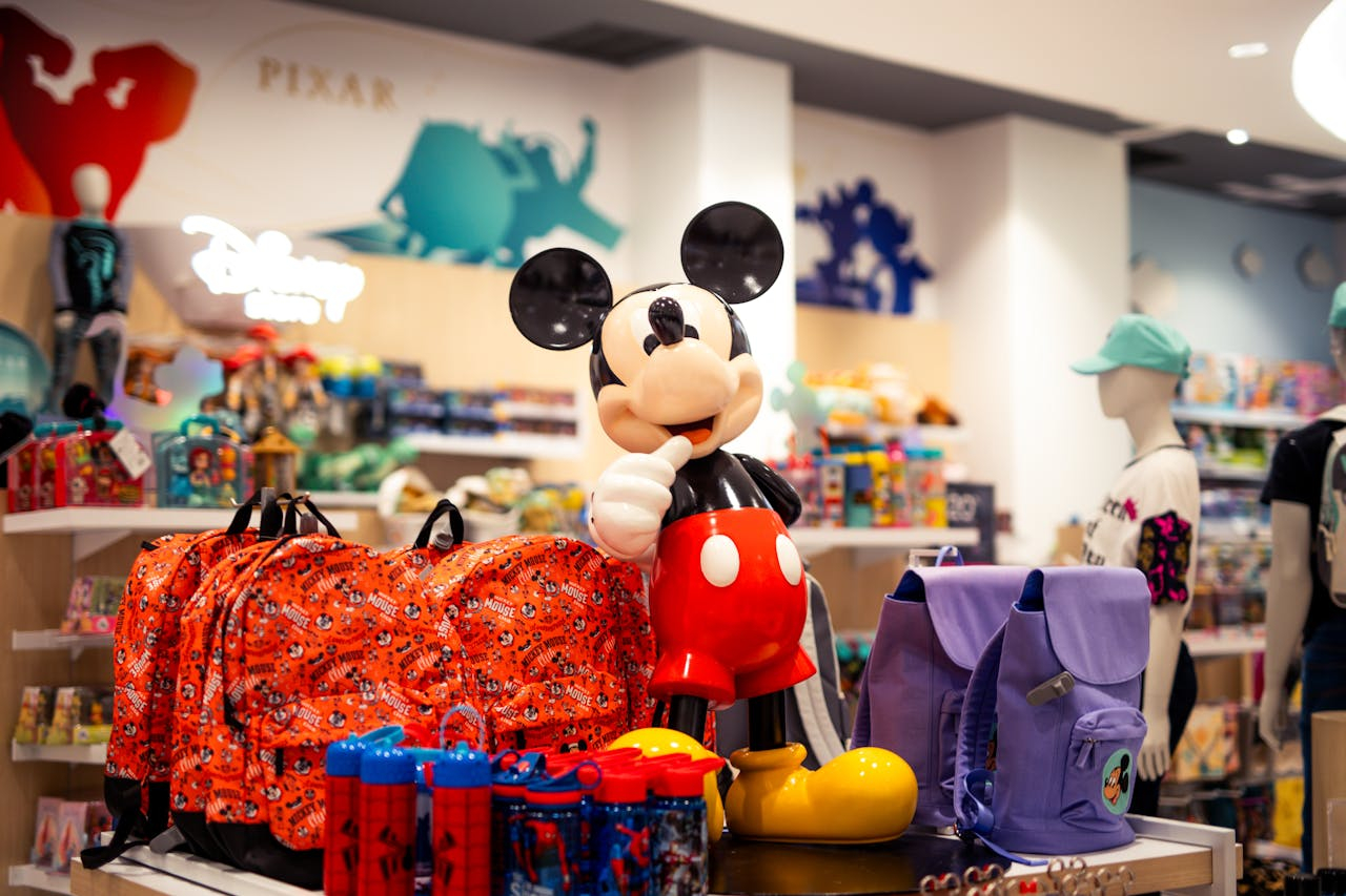 Disney Village ouvre les boutiques Disney Style et Disney Glamour